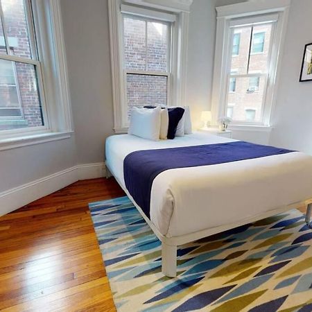 A Stylish Stay W/ A Queen Bed, Heated Floors.. #22 Brookline Exterior photo